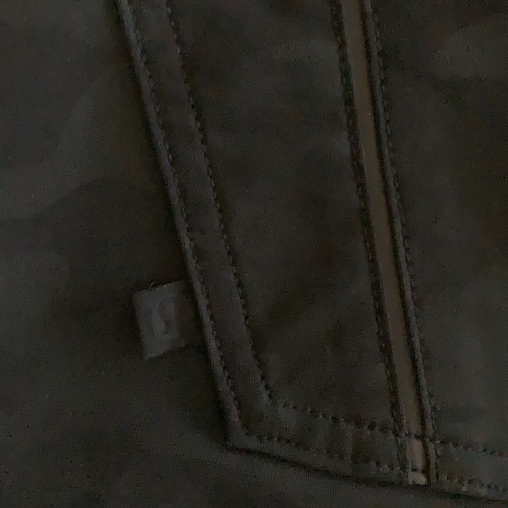 Lululemon Camo Daytrip Pants 6 - Picture 7 of 7